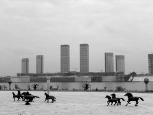 鄂尔多斯，草原明珠的交响——历史与现代的融合之旅